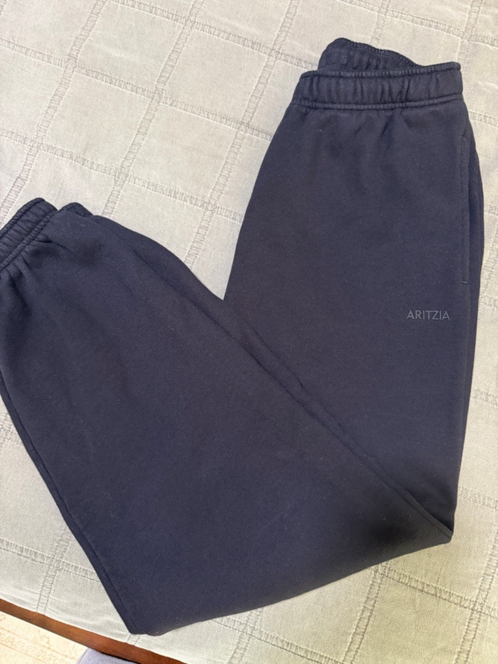 Aritzia Black Joggers